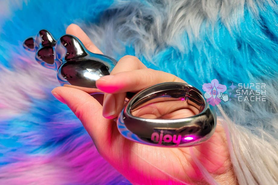 njoy Disco loop engraving and beads bottom view