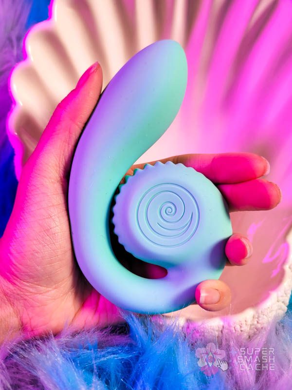 Snail Vibe Gizi Rabbit Review: Constant Clitoral Contact? 3 Snail Vibe Gizi dual stimulation vibrator with rolling clitoral stimulator for constant contact