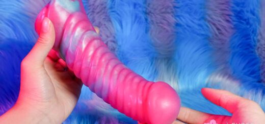 KinkyPop Toys Thexomite Dildo Review: thick, INTENSE textures! 10