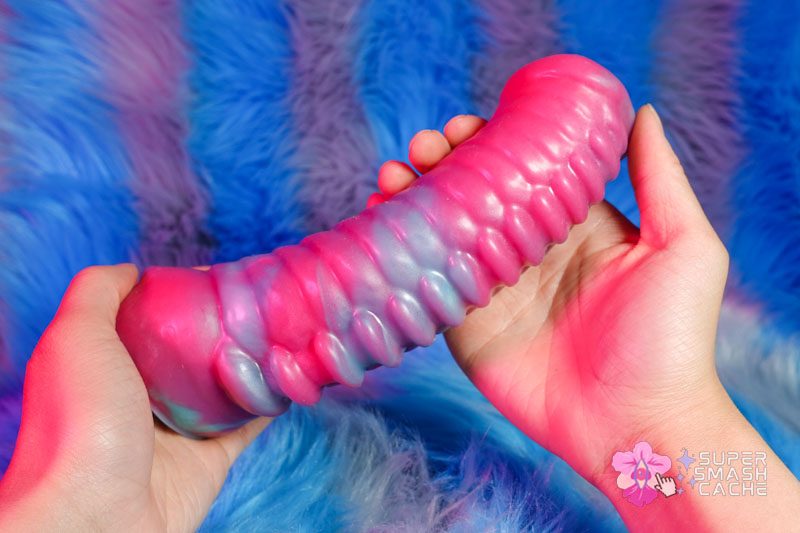 KinkyPop Toys Thexomite Dildo Review: thick, INTENSE textures! 8 KinkyPop Toys dildo scales along the back of the shaft