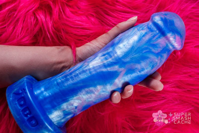 Dee's Big Daddies Diedrich & Duncan XXL Dildo Review 10 Dee's Big Daddy Duncan XXL huge silicone dildo in hand