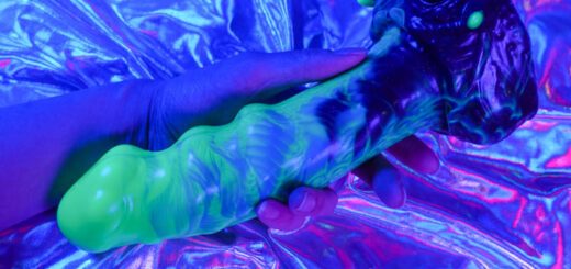 Uberrime BIG Damn Alien: Tiered G-Spot & Depth Dildo 4