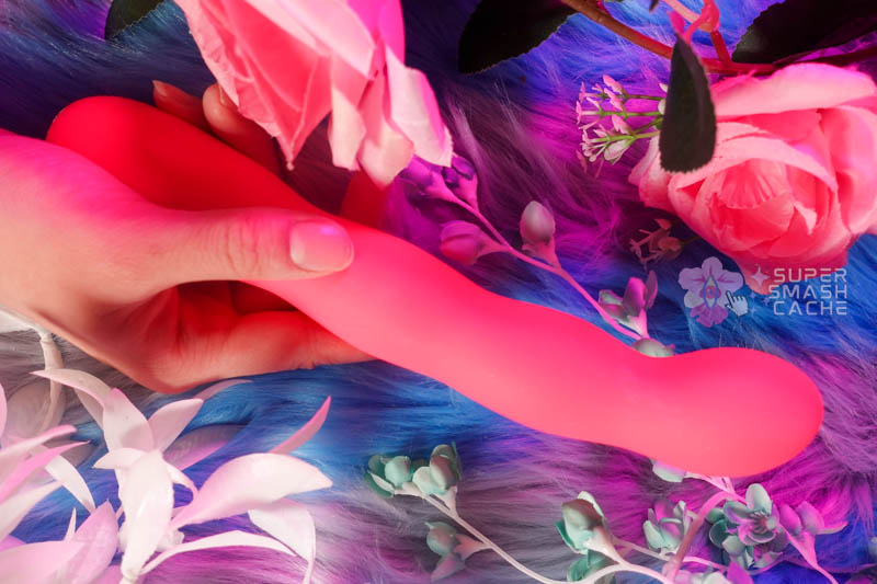 Deep Penetration Vibes: VeDO Quiver Plus vs. Nu Sensuelle Nubii Siren Review 2 VeDO Quiver Plus 9-inch flexible silicone body vibrator showing slim 1.25-inch diameter for comfortable deep penetration