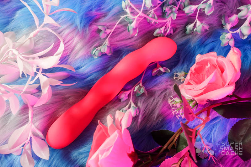 Deep Penetration Vibes: VeDO Quiver Plus vs. Nu Sensuelle Nubii Siren Review 1 VeDO Quiver Plus long slender silicone rechargeable vibrator with rippled texture and dual motors for deep penetration and A-spot stimulation
