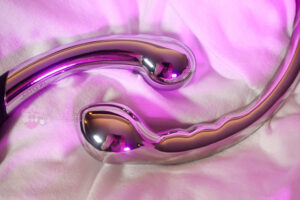 G-Spot-Pounding Steel Dildos, Compared: njoy Pure Wand vs. Le Wand Hoop vs. Fifty Shades 6