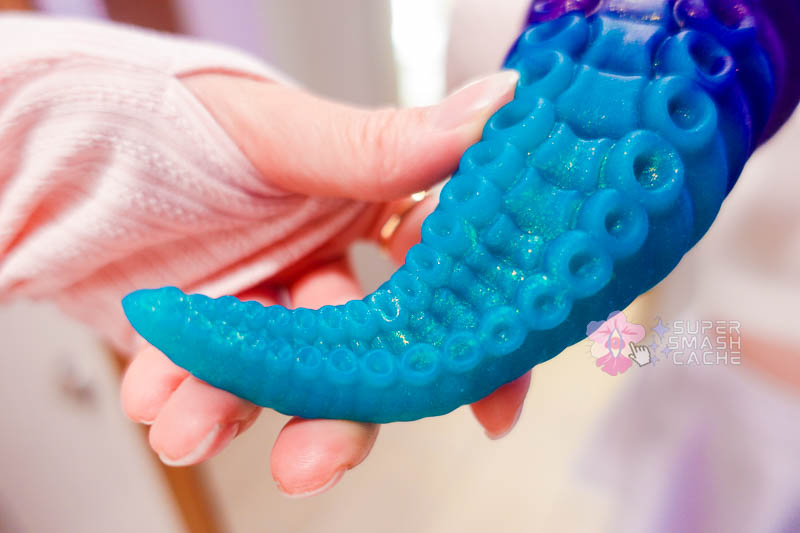 Fabled Toys Review: Lucien Dragon Dildo & Octyra Tentacle for Affordable Fantasy Fucking 13 Fabled Toys Octyra tentacle dildo sucker texture top view in hand