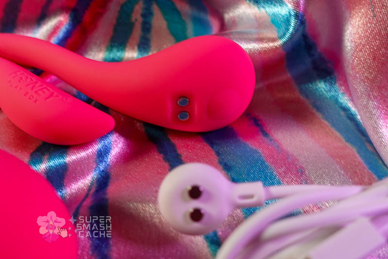 Review: Honey Play Box Vibrosa Mini vs. Lovense Lush 4 Bluetooth Egg Vibes 7 honey play box vibrosa mini bluetooth egg vibrator charging contact and cord