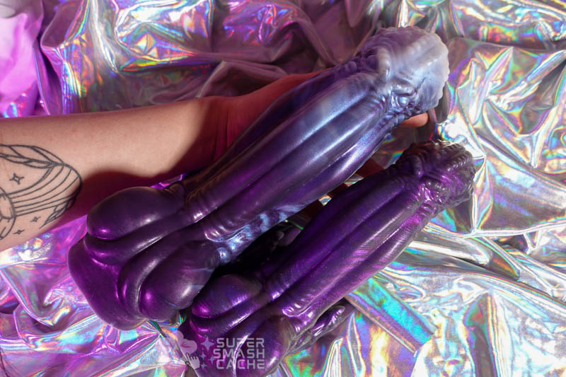 Uberrime Cthulhu Review: Huge Monster Dildo with Baseball Bat Girth 8 Uberrime Cthulhu dildo with tentacles and face dorsal view