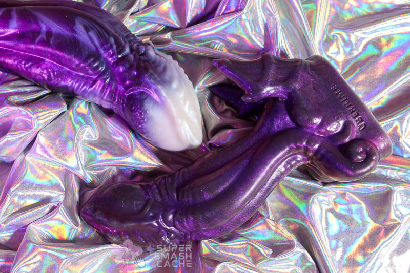 Uberrime Cthulhu Review: Huge Monster Dildo with Baseball Bat Girth 13 Uberrime Cthulhu dildo side view with color shifting pigments