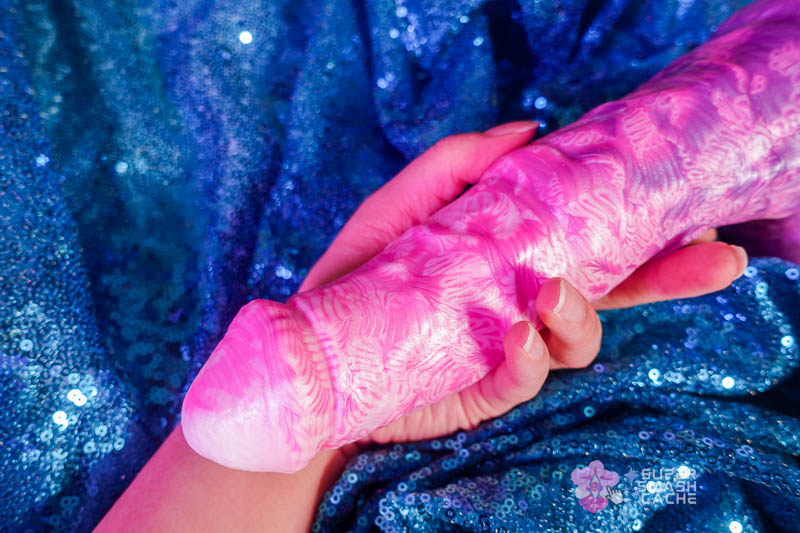 Dee's Big Daddy Daphne XL centaur fantasy dildo review 6 getting a closer look at the vein textures on the top surface and the lightly studded corona
