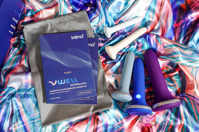 the vwell inmotion dilator set comes with a storage pouch, an english manual, one manual with translations, and five silicone dilators. two of them are full silicone, and the other three have mechanical components inside