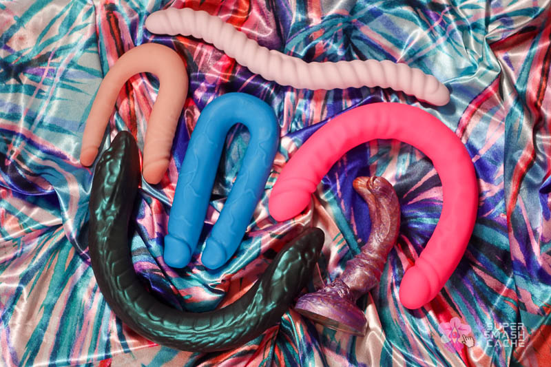 6 Silicone Double Dildos for Body-Safe DP (2026 Edition) 40 silicone double dildos for double penetration play, compared