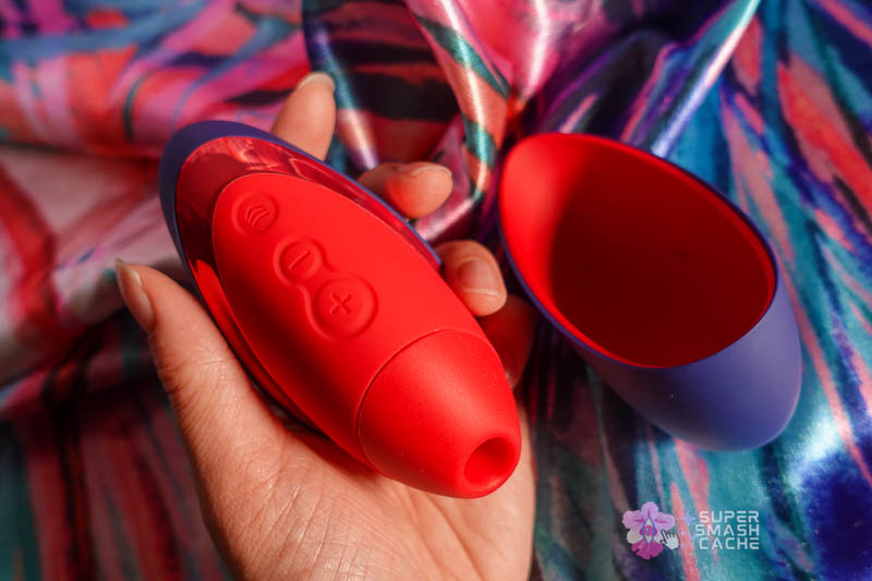 Is the Womanizer Next Liberty clitoral massager worth it? 16 Womanizer Liberty Next top view to show control panel